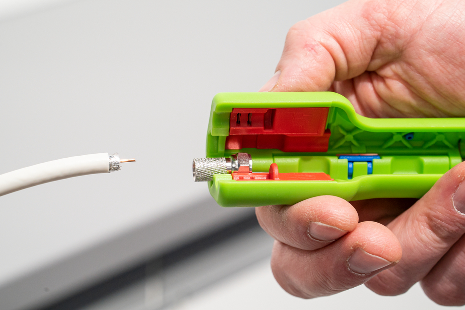Coax-Stripper No. 1 F Plus - geschikt voor F-draaistekkers Green Line | Duurzaam stripgereedschap I voor het strippen en afstrippen van coaxkabel incl. ontdraaihulp
