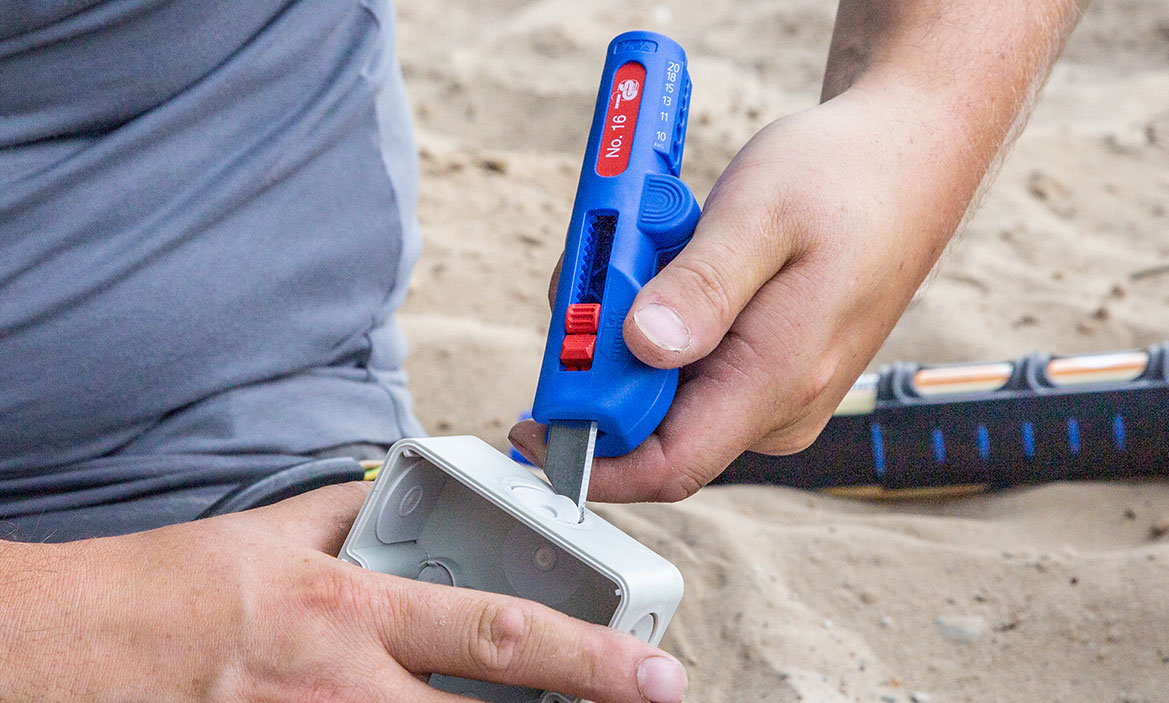 Innovations_Quadro-Stripper No. 16 Innovations_Quadro-Stripper No. 16