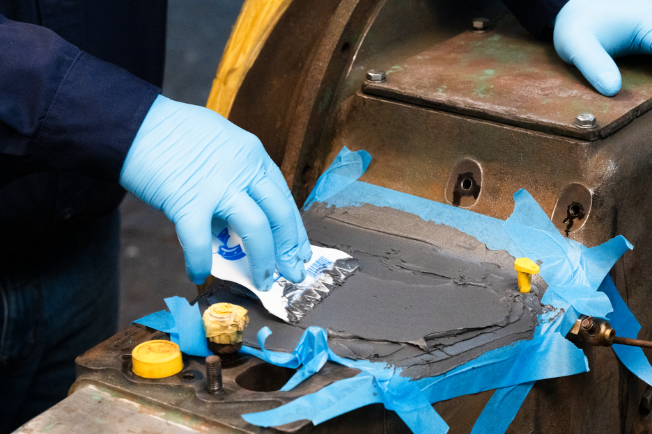 WEICON HB 300 | Met staal gevuld, hittebestendig epoxyharssysteem voor reparatie en spuitgieten