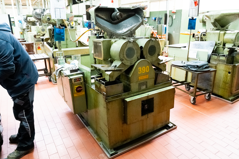 WEICON Keramiek HC 220 | Keramisch gevuld, temperatuurbestendig epoxysysteem voor slijtagebescherming.