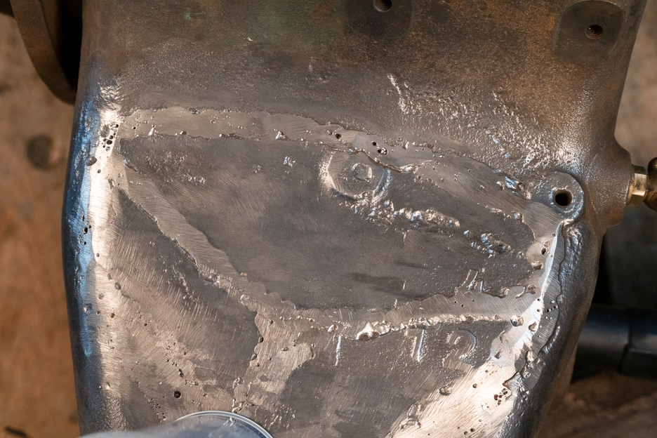 WEICON HB 300 | Met staal gevuld, hittebestendig epoxyharssysteem voor reparatie en spuitgieten