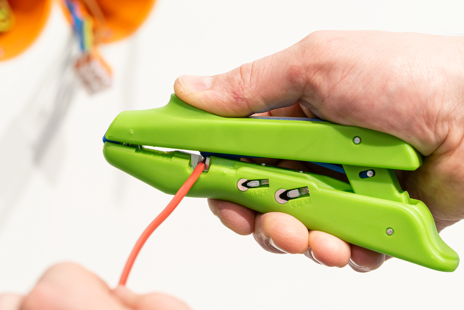 Duo-Garnaal No. 300 Green Line  | Duurzame striptang, voor strippen en krimpen, werkbereik 0,5 mm² - 6,0 mm²