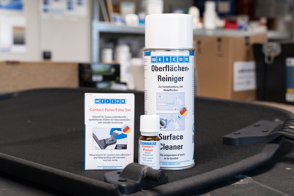 Contact-vuller set | Set met een cyanoacrylaatlijm en een vulmiddel voor snelle reparatie van scheuren, spleten, enz.