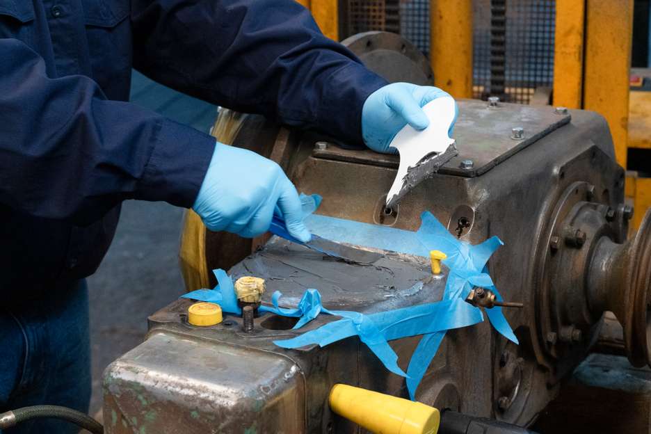 WEICON HB 300 | Met staal gevuld, hittebestendig epoxyharssysteem voor reparatie en spuitgieten
