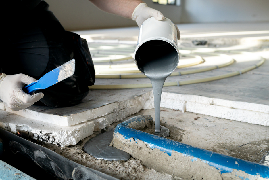 WEICON F2 | Met aluminium gevuld epoxyharssysteem voor reparatie en nivellering van kieren