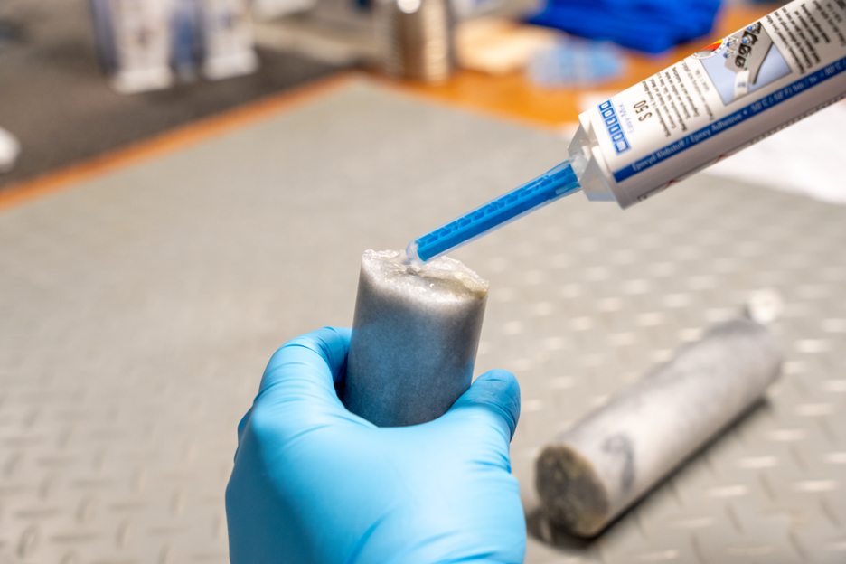 Easy-Mix S 50 | Hoge temperatuurbestendige epoxyharslijm voor snelle reparatie- en onderhoudswerkzaamheden