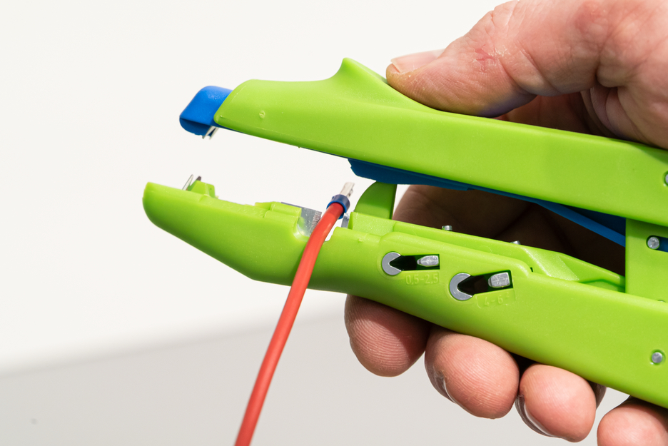 Duo-Garnaal No. 300 Green Line  | Duurzame striptang, voor strippen en krimpen, werkbereik 0,5 mm² - 6,0 mm²