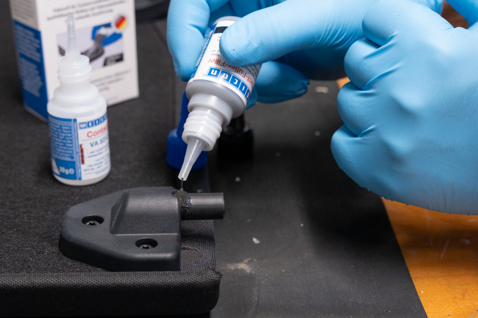Contact-vuller set | Set met een cyanoacrylaatlijm en een vulmiddel voor snelle reparatie van scheuren, spleten, enz.