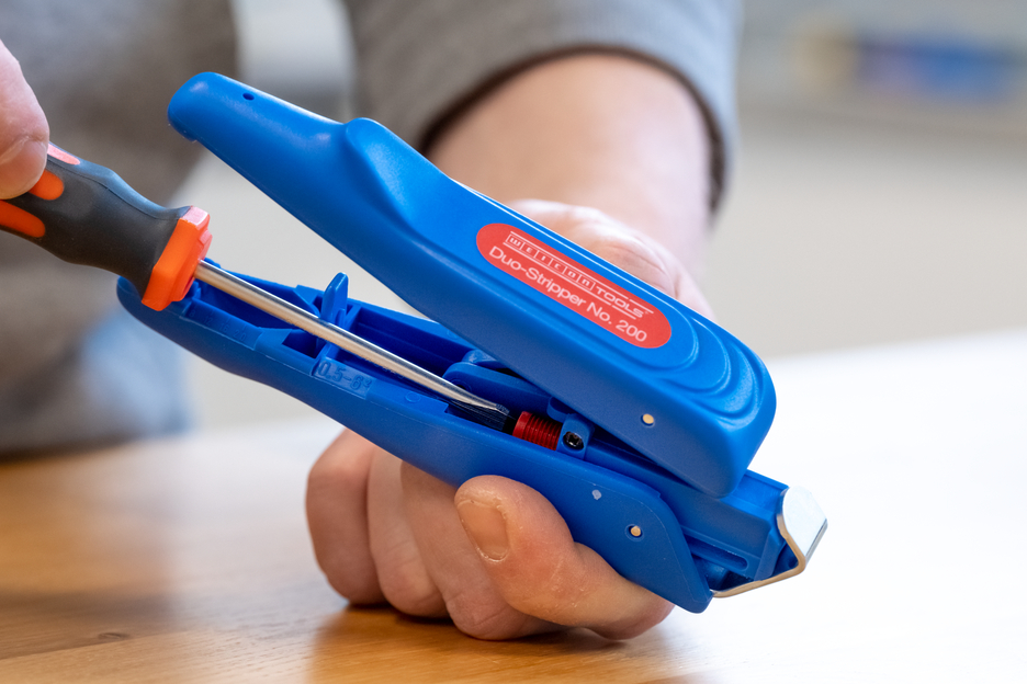 Duo-Stripper No. 200 | voor strippen en strippen van isolatie, werkgebied strippen 0,5 - 6,0 mm² | strippen 4 - 28 mm Ø