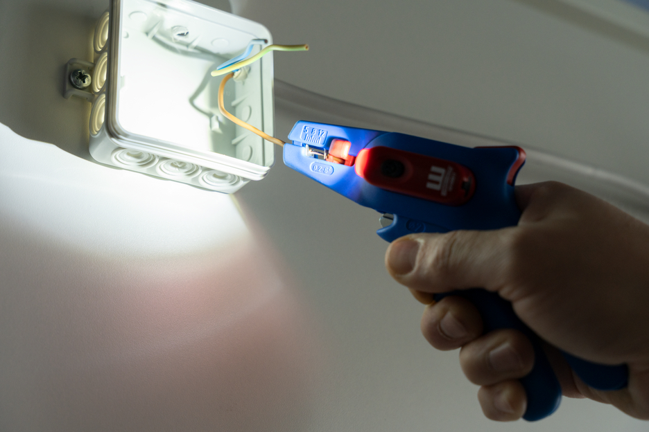 LED Werklamp | Drie helderheidsniveaus zorgen voor optimale zichtbaarheid en veilig werken in donkere werkomgevingen