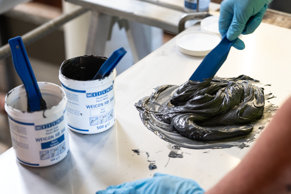 WEICON HB 300 | Met staal gevuld, hittebestendig epoxyharssysteem voor reparatie en spuitgieten