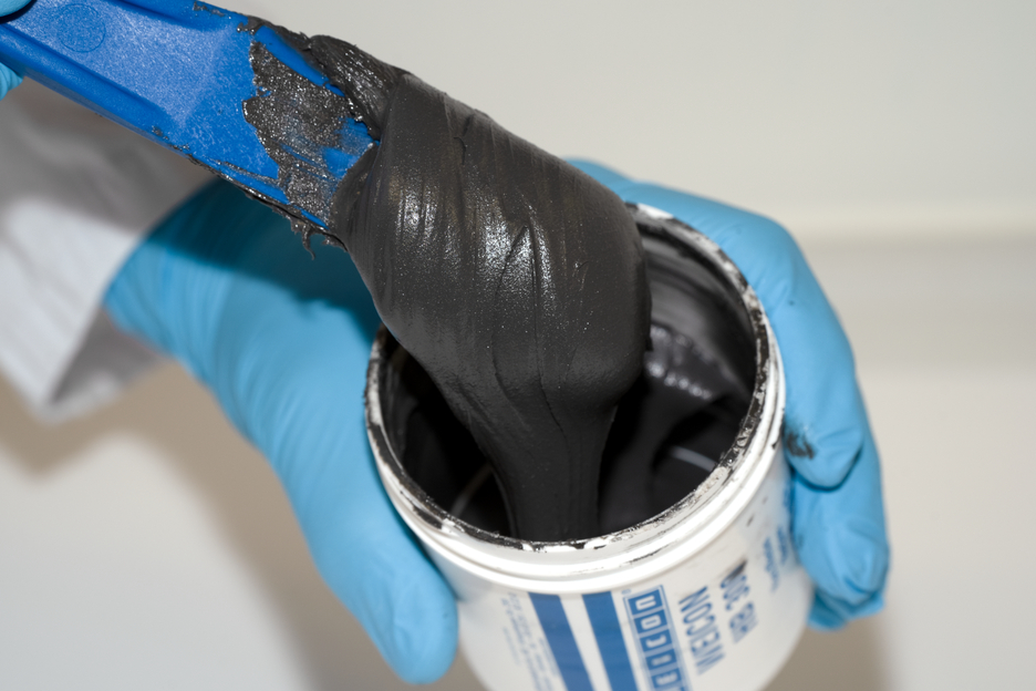 WEICON HB 300 | Met staal gevuld, hittebestendig epoxyharssysteem voor reparatie en spuitgieten