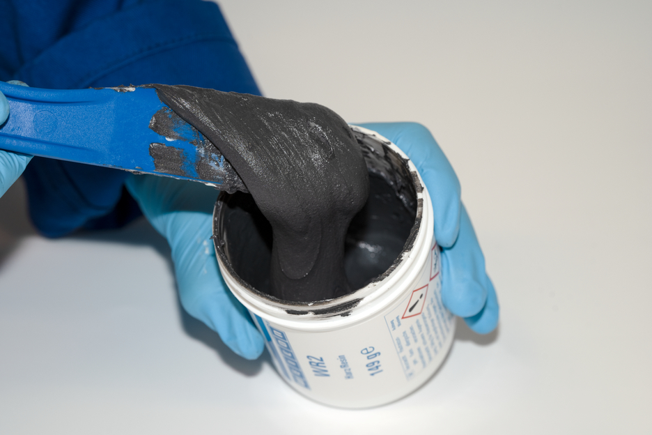 WEICON WR2 | Met mineralen gevuld epoxyharssysteem voor reparatie en egalisatie van kieren