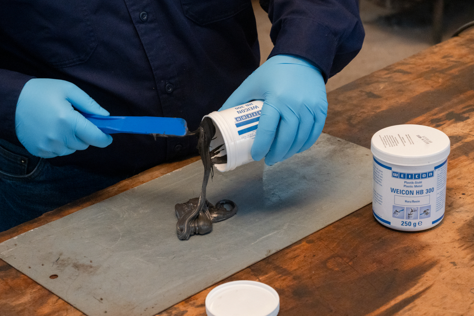 WEICON HB 300 | Met staal gevuld, hittebestendig epoxyharssysteem voor reparatie en spuitgieten