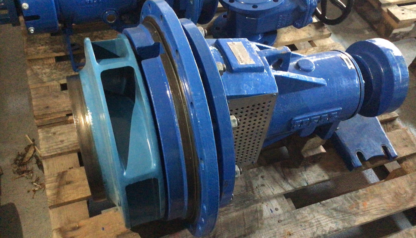 blue pump, industrial pump, centrifugal pump, metal housing, flange connection