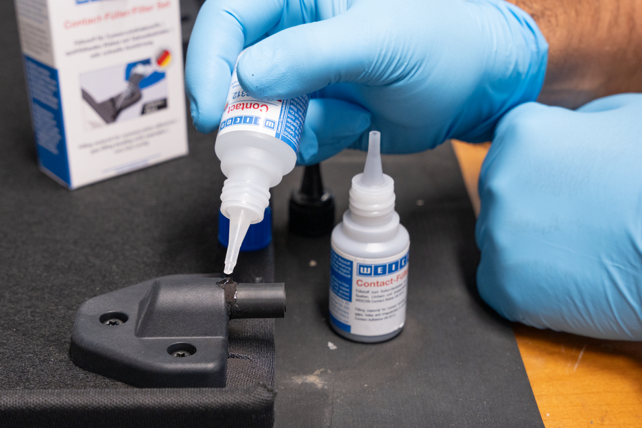 Contact-vuller set | Set met een cyanoacrylaatlijm en een vulmiddel voor snelle reparatie van scheuren, spleten, enz.