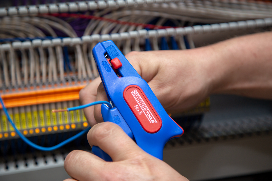 Elektroinstallatie Set 4 | 2-delige stripset incl. striptang en striptang