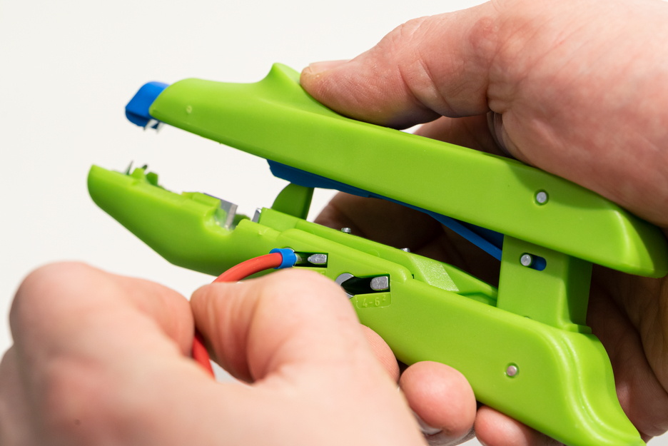 Duo-Garnaal No. 300 Green Line  | Duurzame striptang, voor strippen en krimpen, werkbereik 0,5 mm² - 6,0 mm²