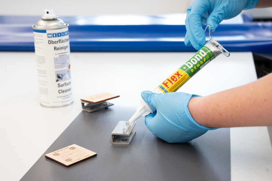 Flex+bond® | Blijvend elastische lijm en afdichtmiddel