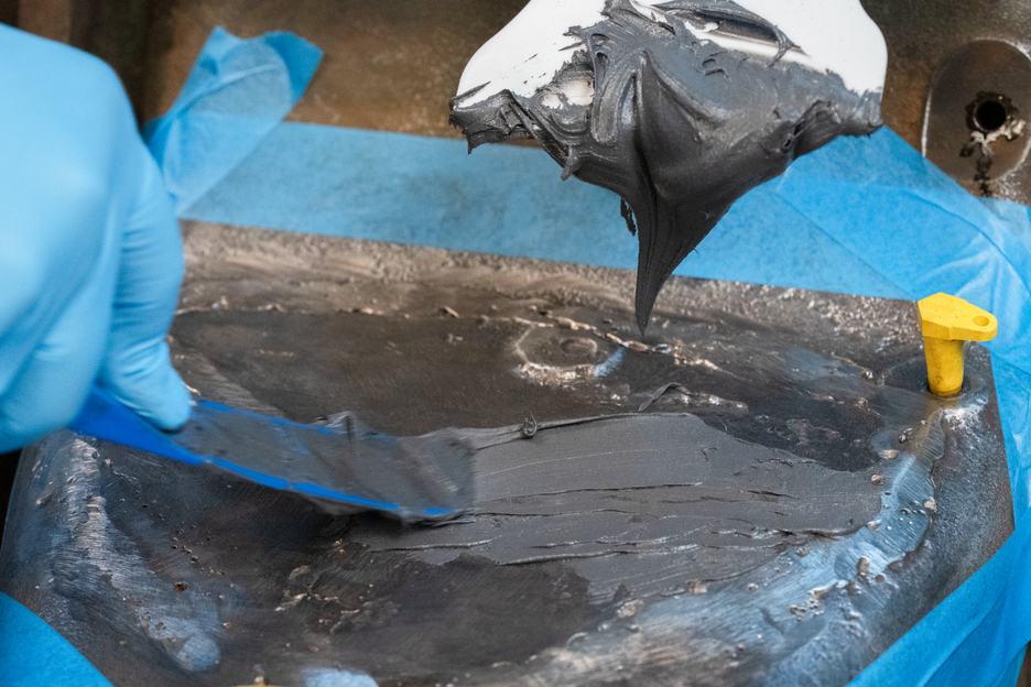 WEICON HB 300 | Met staal gevuld, hittebestendig epoxyharssysteem voor reparatie en spuitgieten
