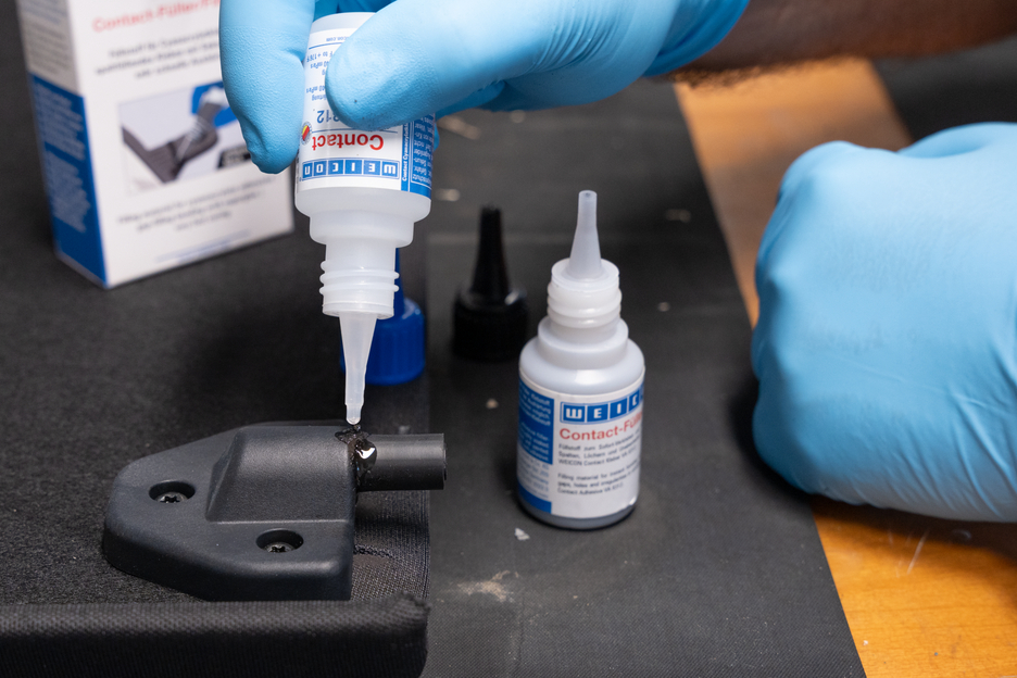 Contact-vuller set | Set met een cyanoacrylaatlijm en een vulmiddel voor snelle reparatie van scheuren, spleten, enz.