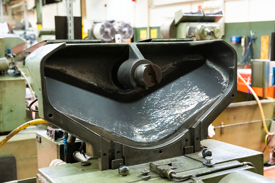 WEICON Keramiek HC 220 | Keramisch gevuld, temperatuurbestendig epoxysysteem voor slijtagebescherming.