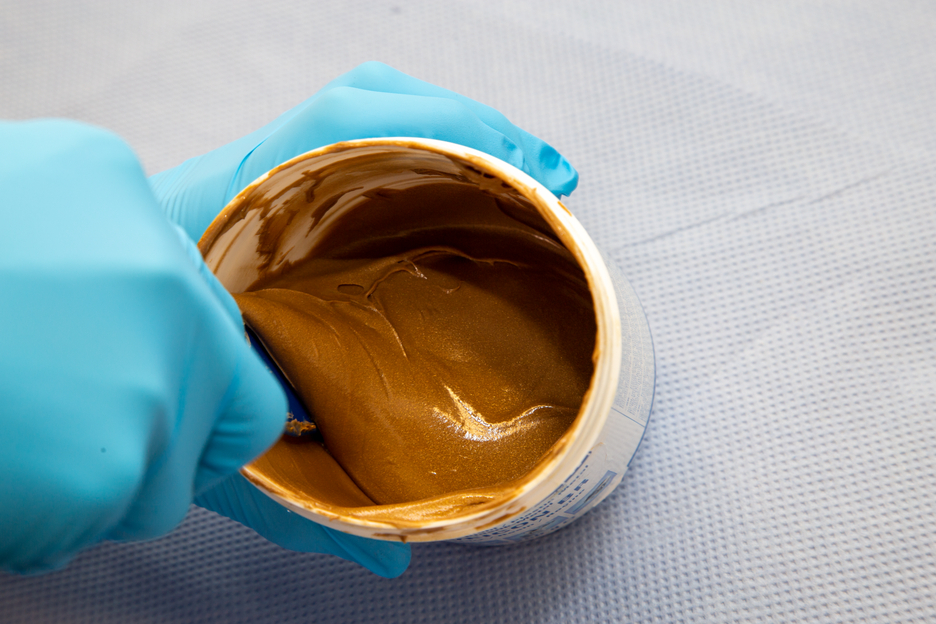 WEICON BR | bronsgevuld epoxyharssysteem voor reparatie en vormgeving