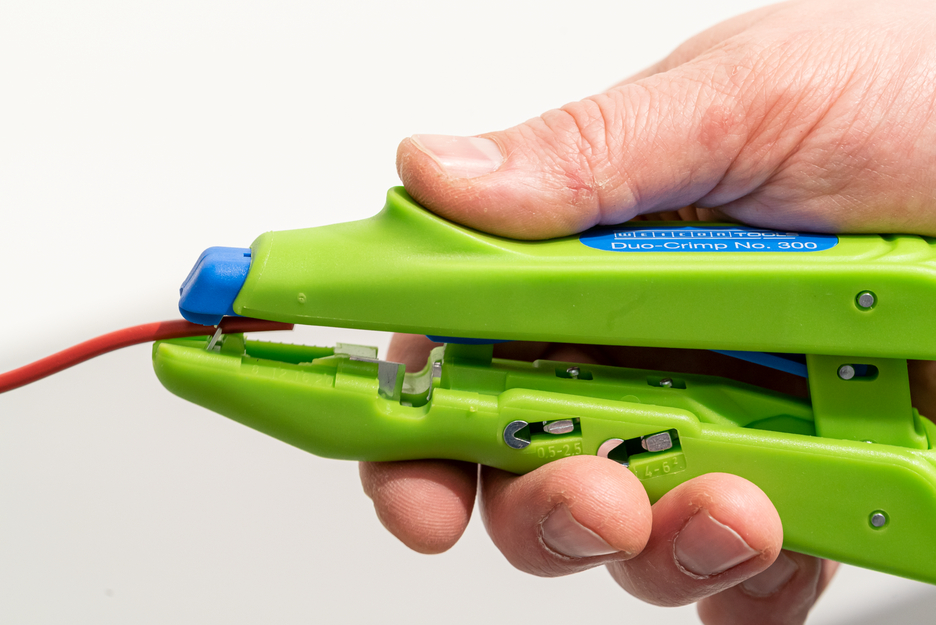 Duo-Garnaal No. 300 Green Line  | Duurzame striptang, voor strippen en krimpen, werkbereik 0,5 mm² - 6,0 mm²