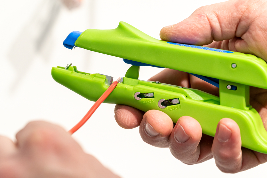 Duo-Garnaal No. 300 Green Line  | Duurzame striptang, voor strippen en krimpen, werkbereik 0,5 mm² - 6,0 mm²
